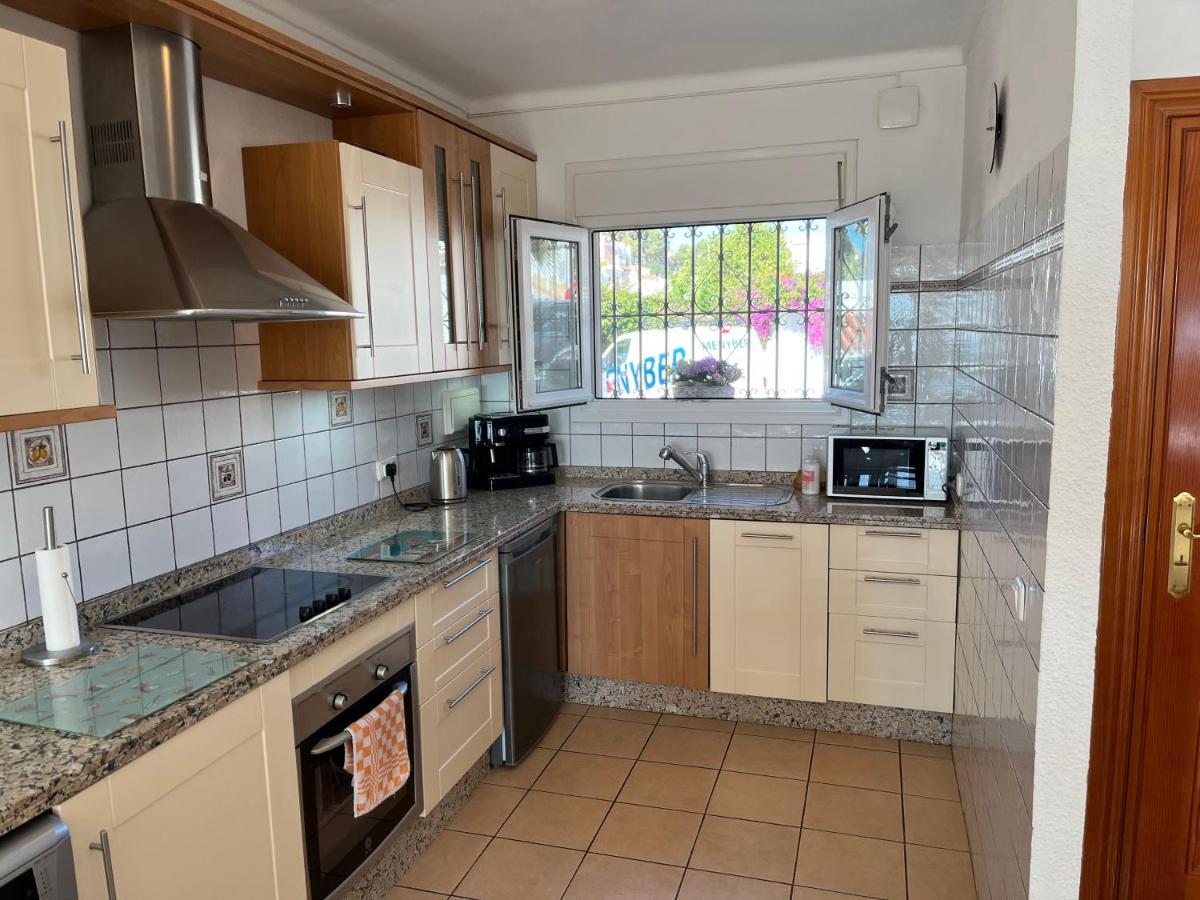 Delightful Burriana House With Magnificent Beach & Sea Views. 内尔哈 外观 照片