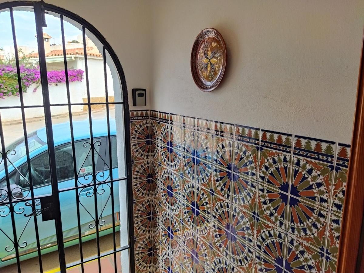 Delightful Burriana House With Magnificent Beach & Sea Views. 内尔哈 外观 照片